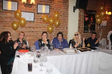 Cacho Castaña festejó sus 75 años