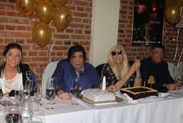 Cacho Castaña festejó sus 75 años