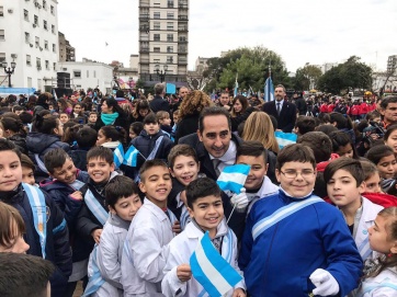 Vidal estuvo en Morón para la jura a la bandera