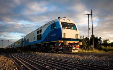 Con Dietrich y De la Torre como pasajeros, vuelve el tren a Mar del Plata