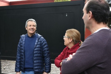 Con todos sus funcionarios en la calle, Cambiemos abrió su campaña con un timbreo