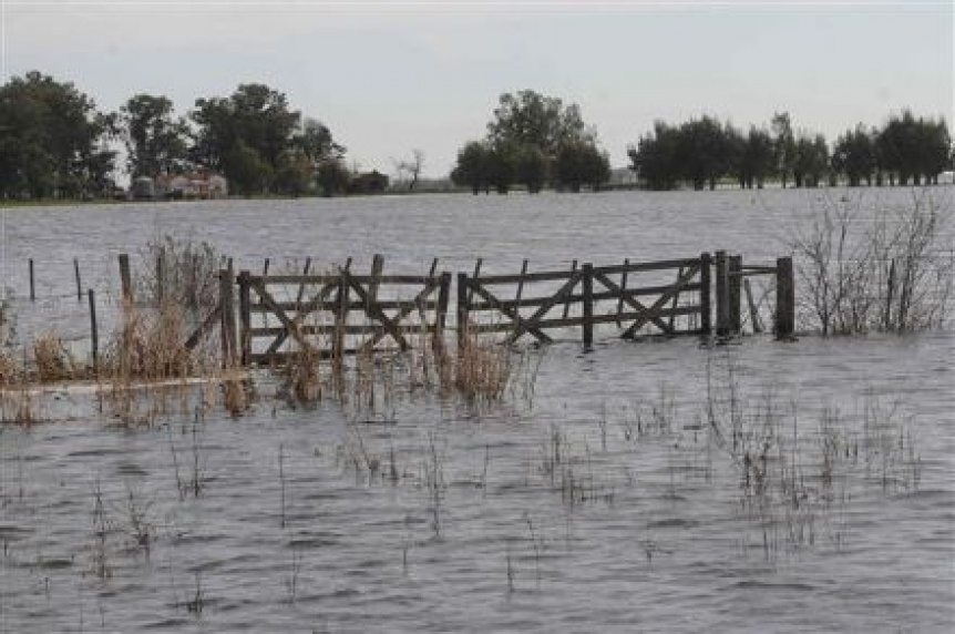 Inundaciones: emergencia para Pellegrini y sabotaje en Trenque Lauquen