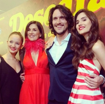 Avant premiere de la película de Pampita con un percance