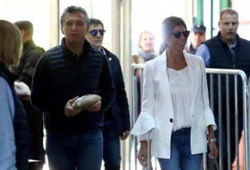 Juliana Awada lució un look 