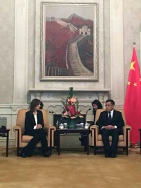 Vidal firmó un convenio por el que se difundirá el chino en la Provincia y el castellano en Beijing