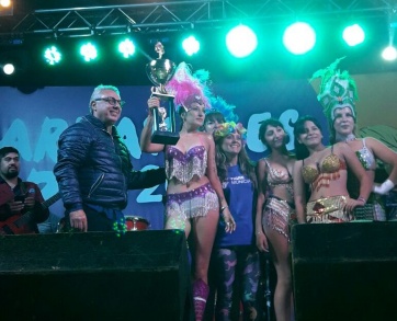 Treinta intendentes, treinta fotos: carnaval a full, carnaval toda la vida