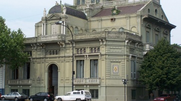 Santo recorte: el Arzobispado platense cerró un instituto de formación docente y reordena carreras