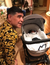 Diego Maradona conoció a su segundo nieto, hijo de Diego Jr.