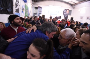 Máximo criticó las diferencias de presupuestos entre el Conurbano y la Capital Federal