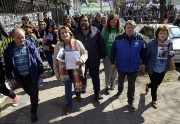 La masiva marcha docente por el centro de La Plata en fotos