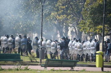 Astillero Río Santiago: los disturbios en La Plata en imágenes