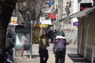 Astillero Río Santiago: los disturbios en La Plata en imágenes