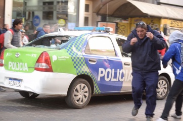Astillero Río Santiago: los disturbios en La Plata en imágenes
