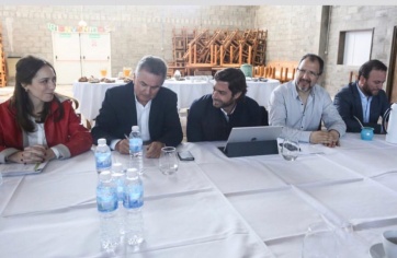 Con dos ausencias, Vidal y su equipo sesionaron en Bahía Blanca