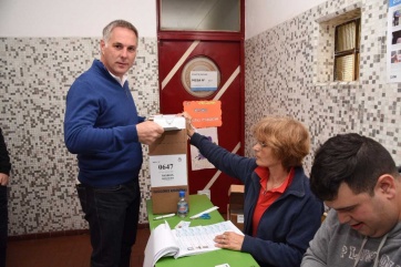 En distrito del Conurbano, concejal de Cambiemos también agita la bandera de la 