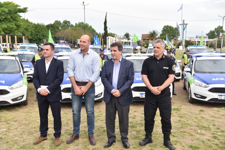 Ritondo inauguró una dependencia policial y entregó 36 patrulleros en Quilmes