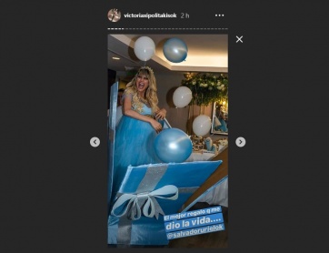 El excéntrico baby shower de Vicky Xipolitakis: suelta de globos y piñata ¡con dólares!