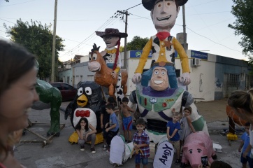 Del temporal a la alegría: todas las fotos de la gran fiesta de los Muñecos en la capital provincial