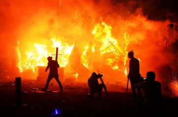 Del temporal a la alegría: todas las fotos de la gran fiesta de los Muñecos en la capital provincial