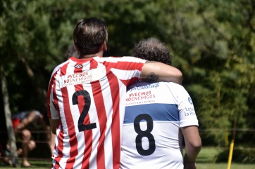 No a la violencia: el intendente platense jugó un partido con referentes pinchas y triperos