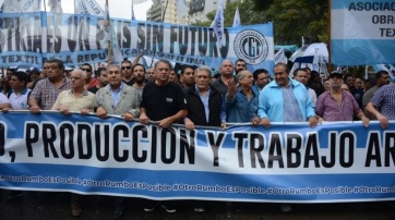 Marcha: luego de la desconcentración, hubo incidentes frente a Desarrollo Social