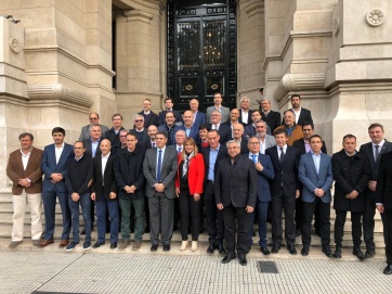 Intendentes peronistas y de Cambiemos defendieron ante la Corte Suprema el cobro de tasas municipales