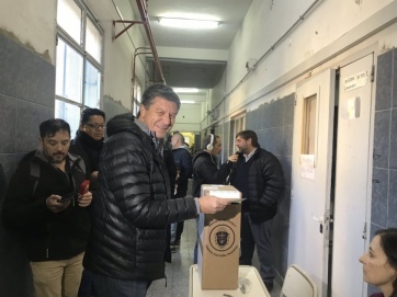 Chubut: Arcioni obtiene su reelección con amplia ventaja sobre Linares